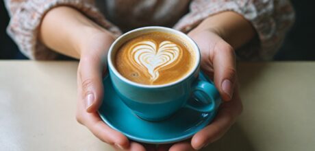 Como o café impacta sua saúde mental e física: benefícios e cuidados