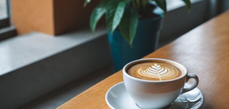 Como o café e o chá afetam a concentração e foco: um guia completo